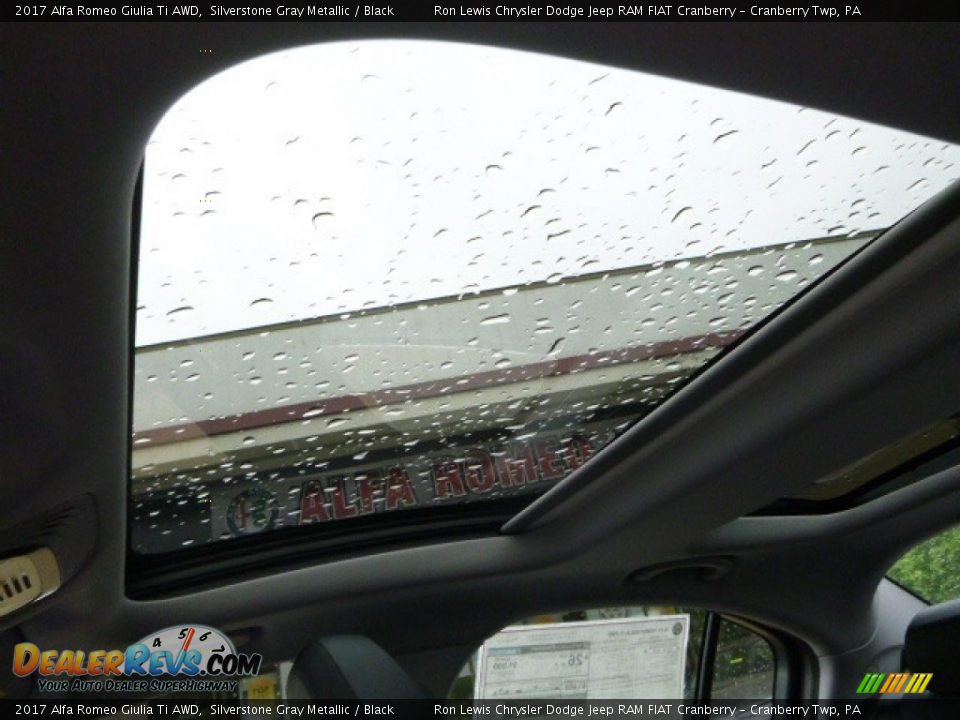 2017 Alfa Romeo Giulia Ti AWD Silverstone Gray Metallic / Black Photo #23