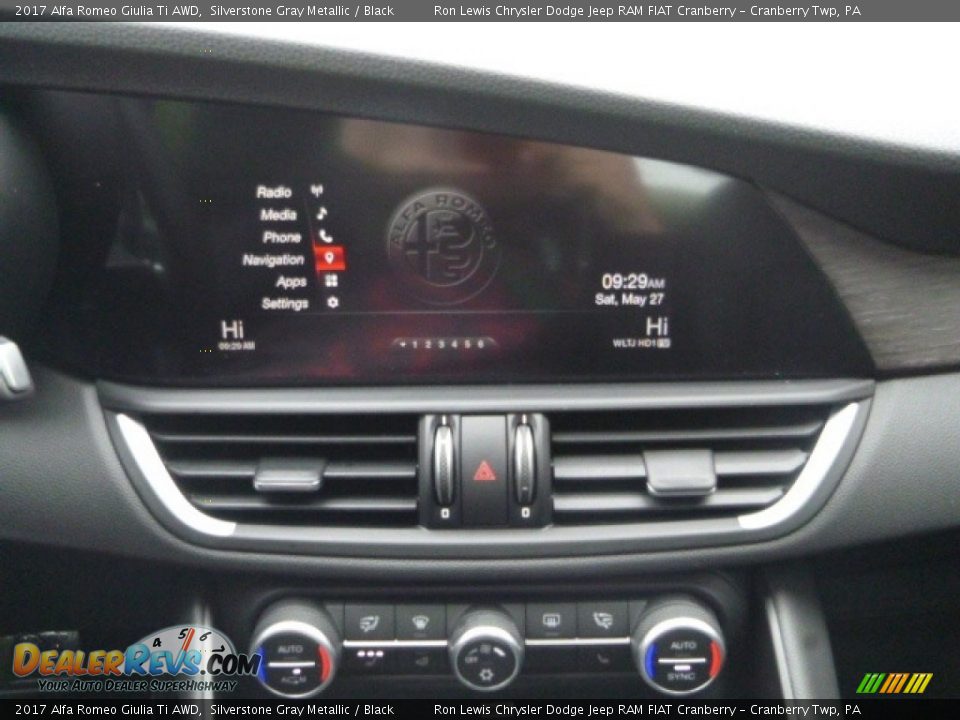 2017 Alfa Romeo Giulia Ti AWD Silverstone Gray Metallic / Black Photo #30