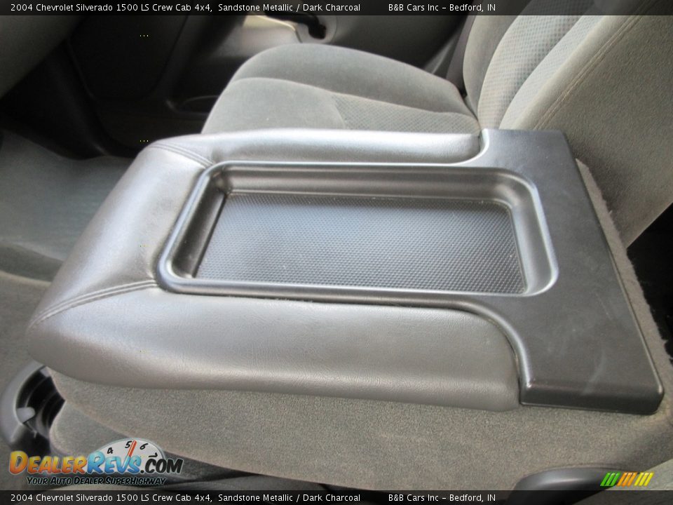 2004 Chevrolet Silverado 1500 LS Crew Cab 4x4 Sandstone Metallic / Dark Charcoal Photo #33