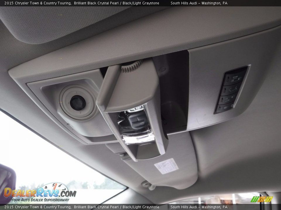 2015 Chrysler Town & Country Touring Brilliant Black Crystal Pearl / Black/Light Graystone Photo #33