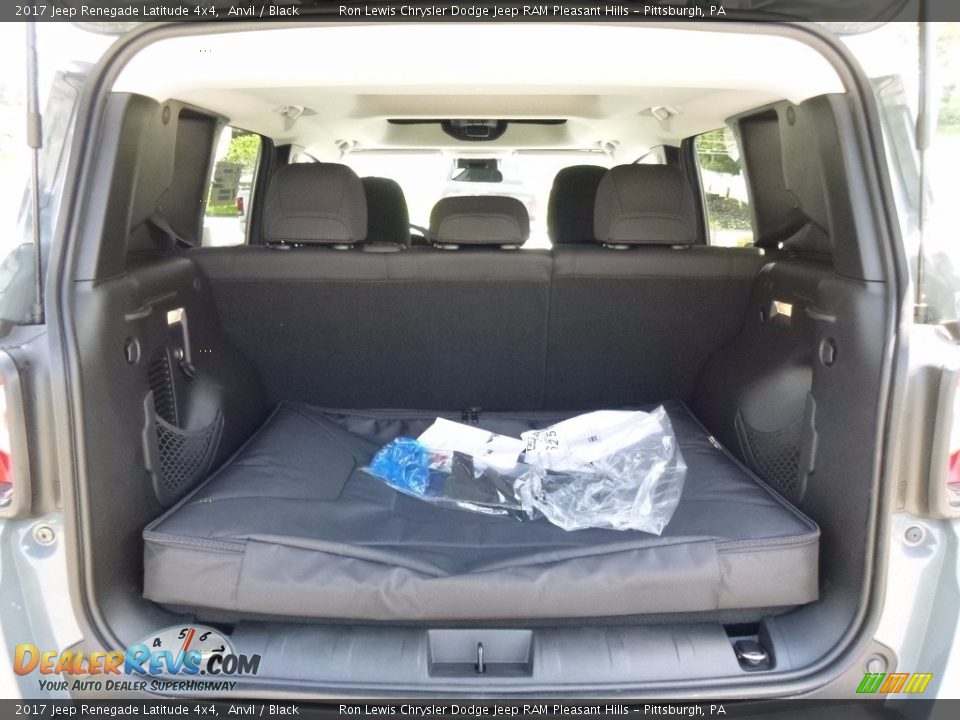 2017 Jeep Renegade Latitude 4x4 Anvil / Black Photo #5
