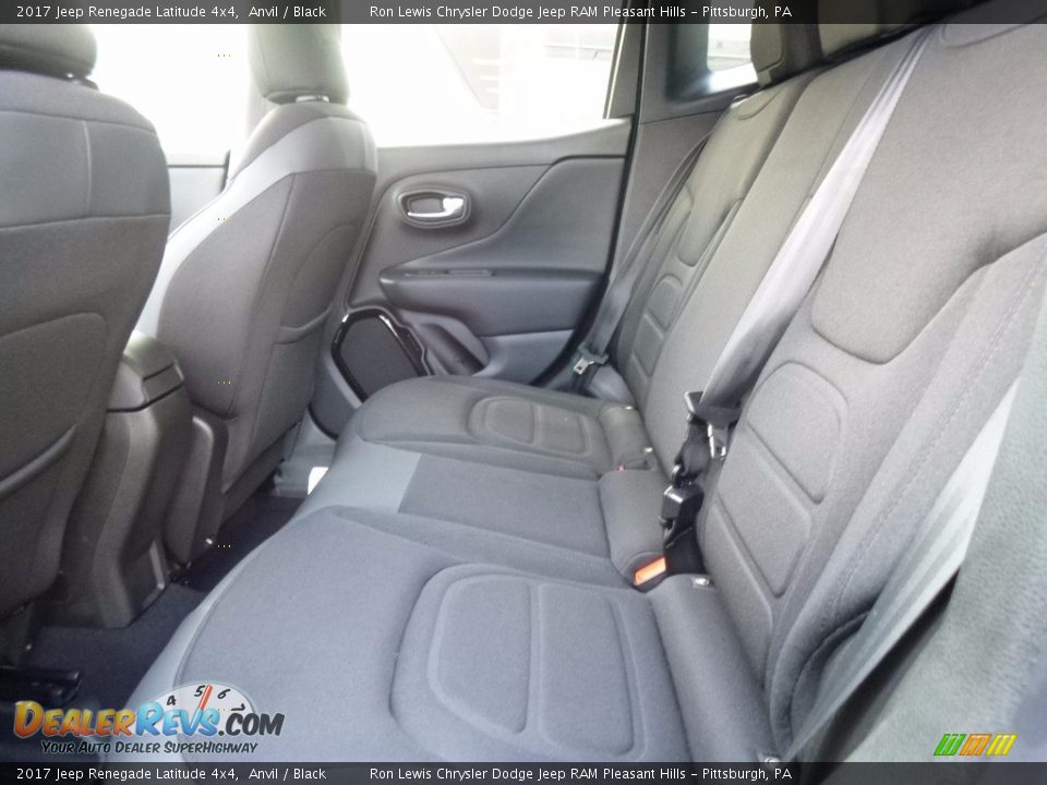 2017 Jeep Renegade Latitude 4x4 Anvil / Black Photo #12
