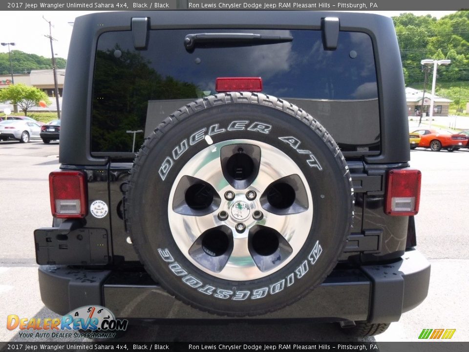2017 Jeep Wrangler Unlimited Sahara 4x4 Black / Black Photo #4