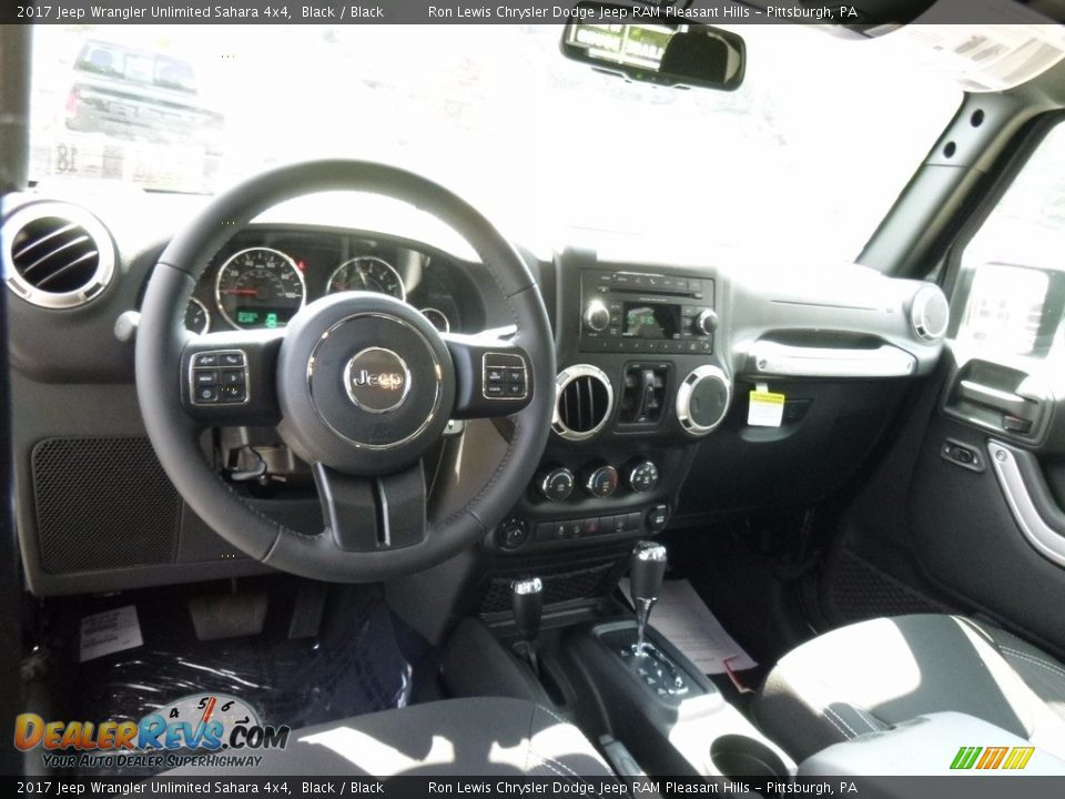 2017 Jeep Wrangler Unlimited Sahara 4x4 Black / Black Photo #13
