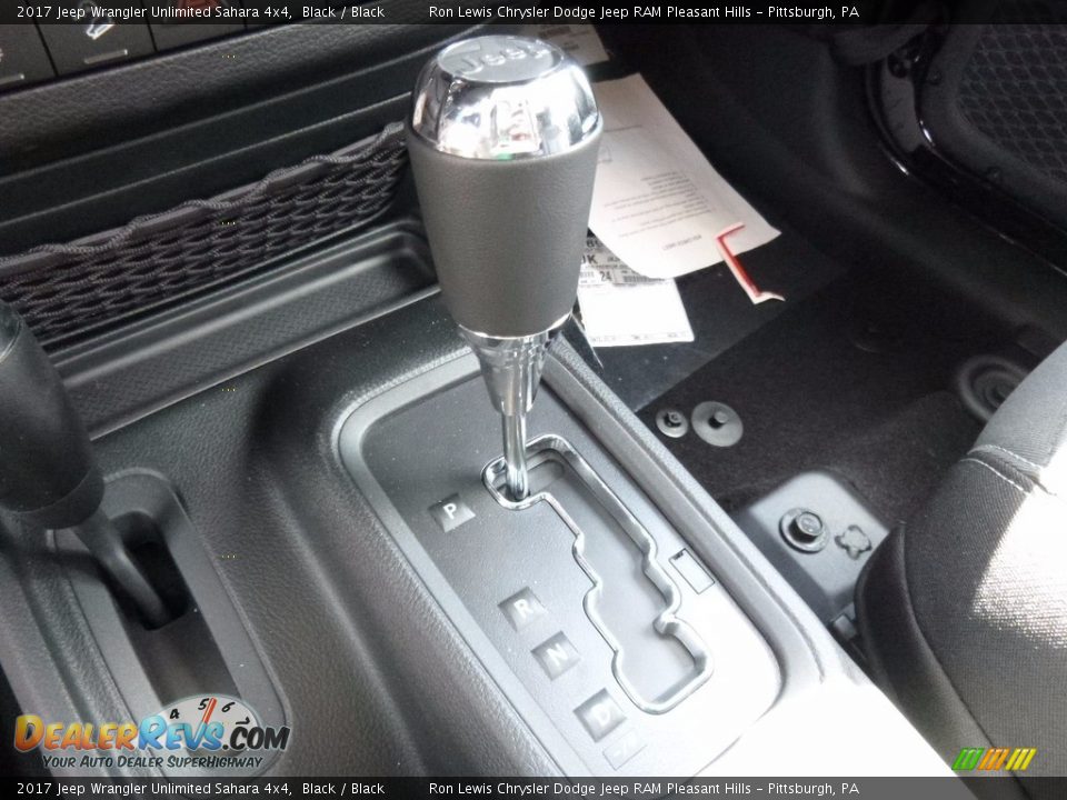 2017 Jeep Wrangler Unlimited Sahara 4x4 Black / Black Photo #16