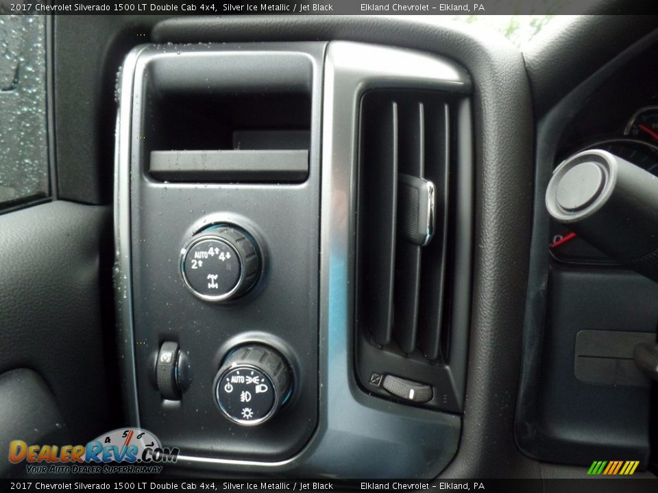 2017 Chevrolet Silverado 1500 LT Double Cab 4x4 Silver Ice Metallic / Jet Black Photo #22