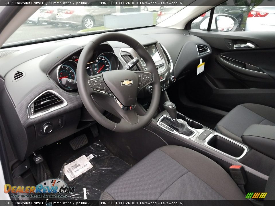 2017 Chevrolet Cruze LT Summit White / Jet Black Photo #7
