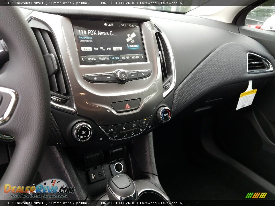 2017 Chevrolet Cruze LT Summit White / Jet Black Photo #10