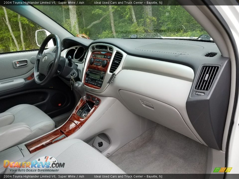 2004 Toyota Highlander Limited V6 Super White / Ash Photo #11