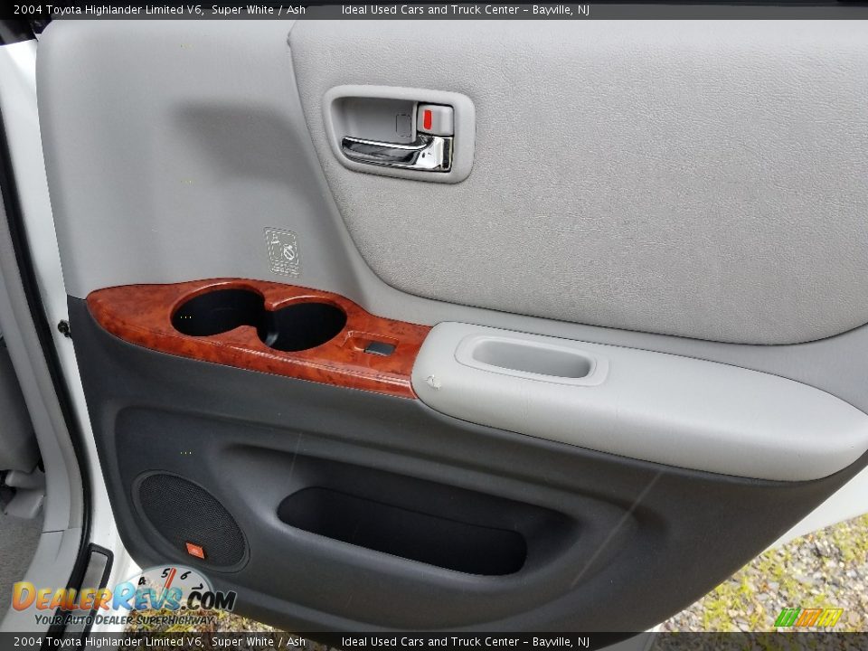 2004 Toyota Highlander Limited V6 Super White / Ash Photo #12