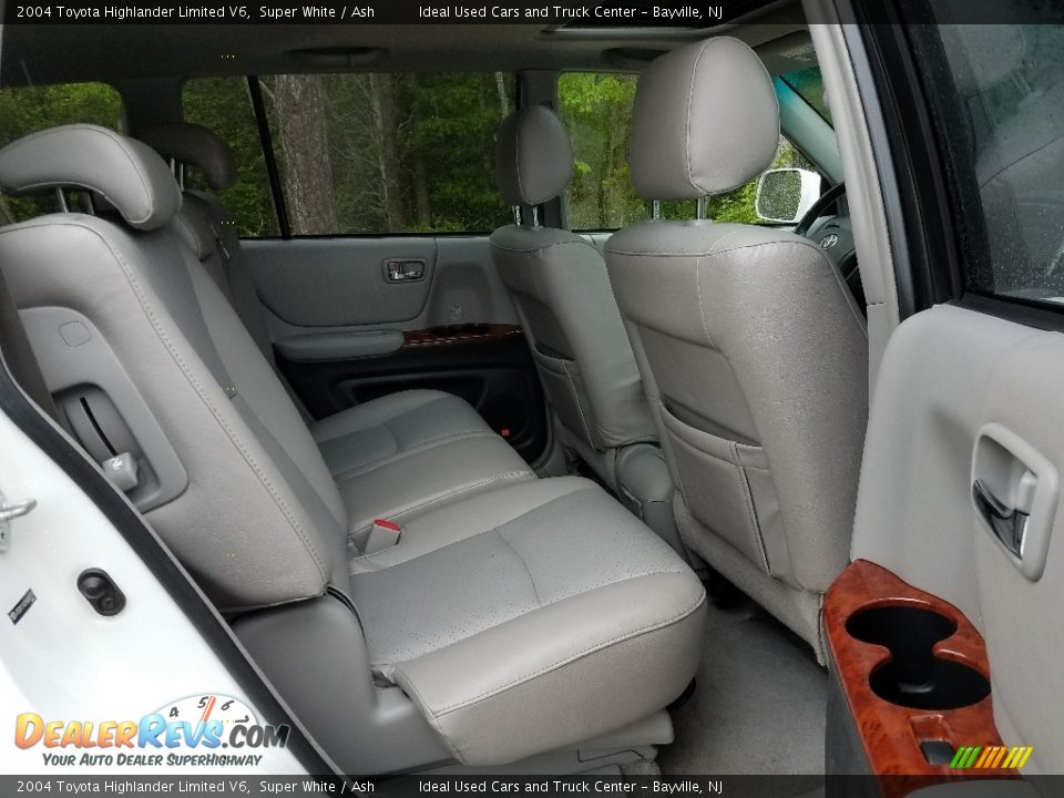 2004 Toyota Highlander Limited V6 Super White / Ash Photo #13