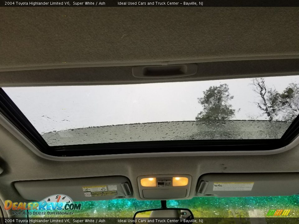 2004 Toyota Highlander Limited V6 Super White / Ash Photo #21