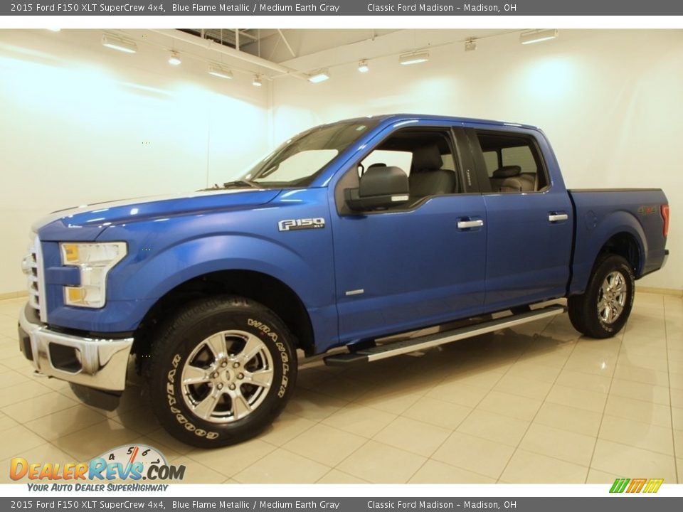Front 3/4 View of 2015 Ford F150 XLT SuperCrew 4x4 Photo #3