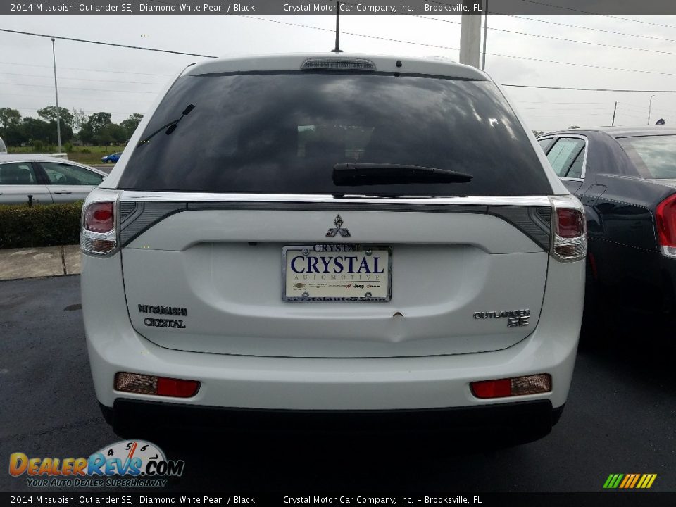 2014 Mitsubishi Outlander SE Diamond White Pearl / Black Photo #4