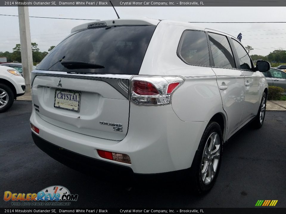 2014 Mitsubishi Outlander SE Diamond White Pearl / Black Photo #5