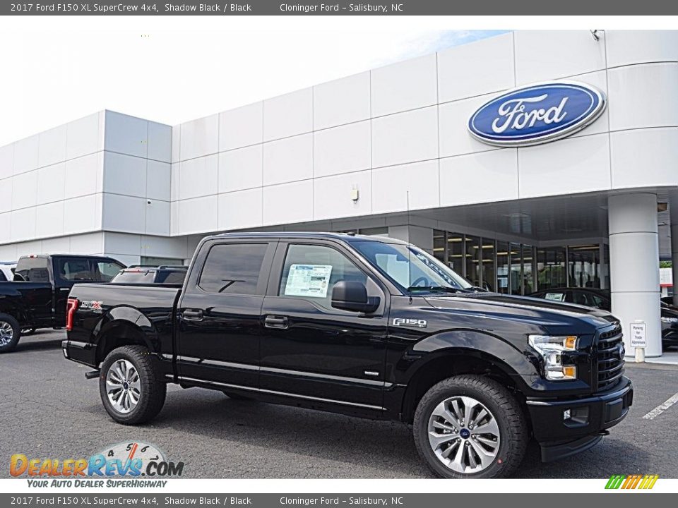 Front 3/4 View of 2017 Ford F150 XL SuperCrew 4x4 Photo #1