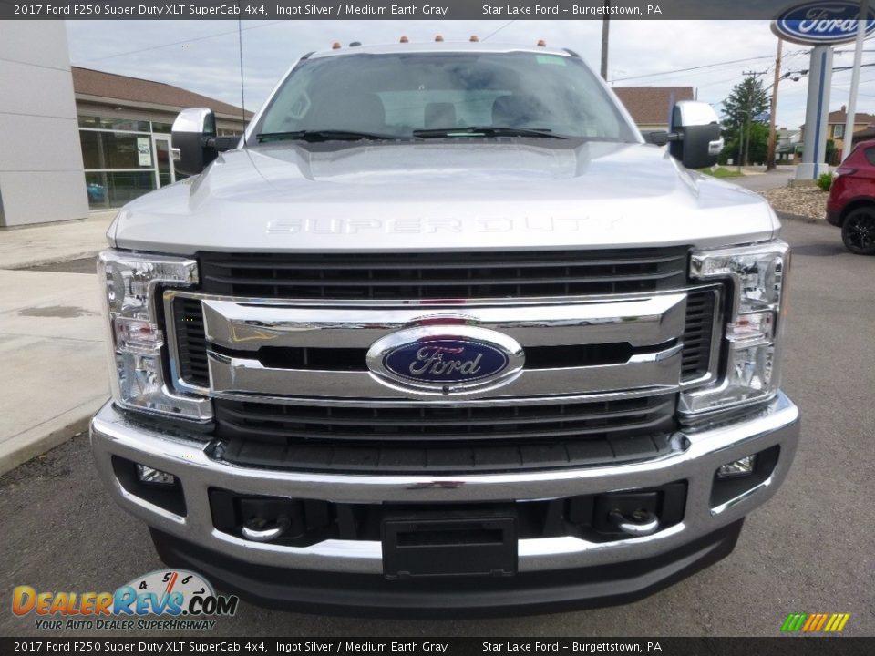 2017 Ford F250 Super Duty XLT SuperCab 4x4 Ingot Silver / Medium Earth Gray Photo #2