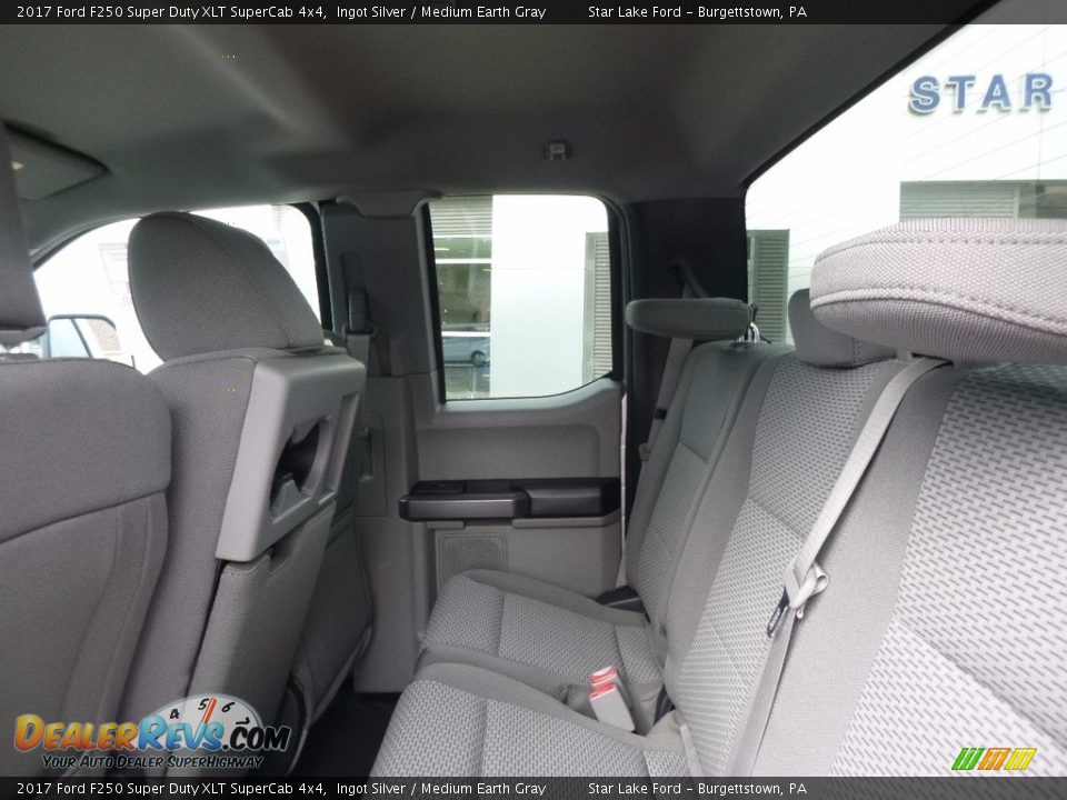 2017 Ford F250 Super Duty XLT SuperCab 4x4 Ingot Silver / Medium Earth Gray Photo #10