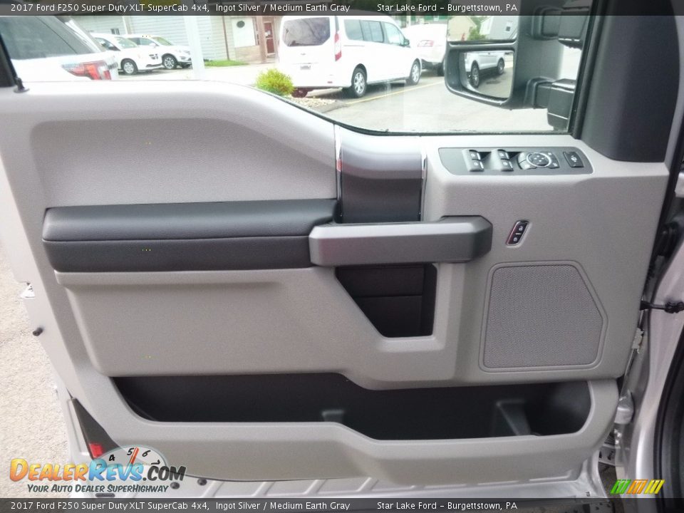 2017 Ford F250 Super Duty XLT SuperCab 4x4 Ingot Silver / Medium Earth Gray Photo #12