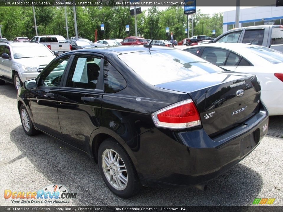 2009 Ford Focus SE Sedan Ebony Black / Charcoal Black Photo #4