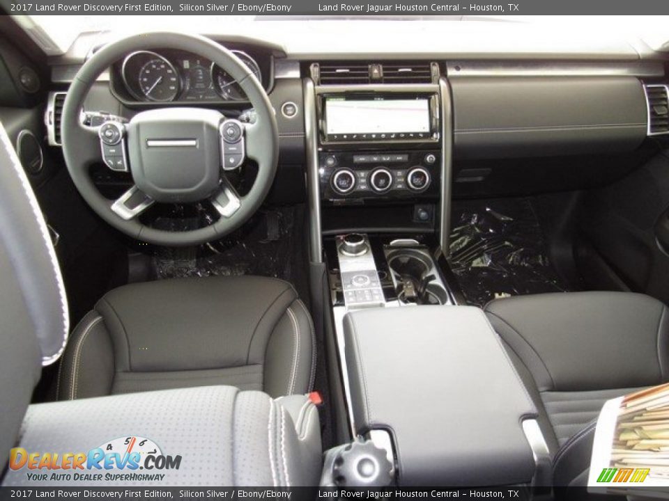 Dashboard of 2017 Land Rover Discovery First Edition Photo #4