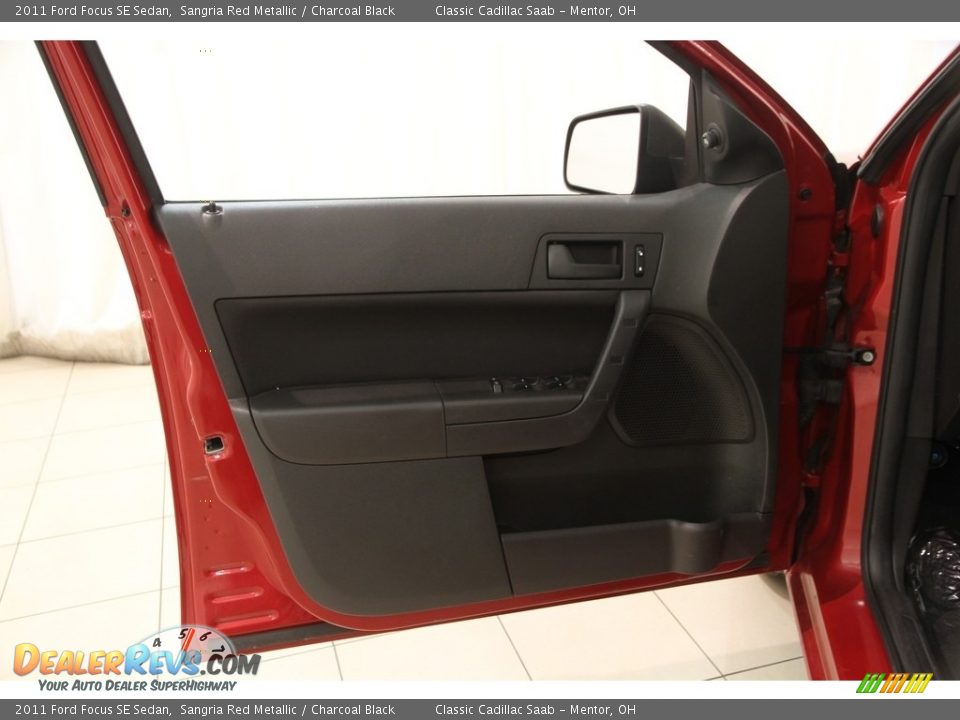 2011 Ford Focus SE Sedan Sangria Red Metallic / Charcoal Black Photo #4