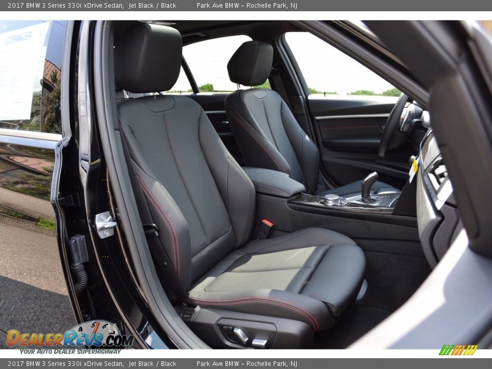 2017 BMW 3 Series 330i xDrive Sedan Jet Black / Black Photo #29