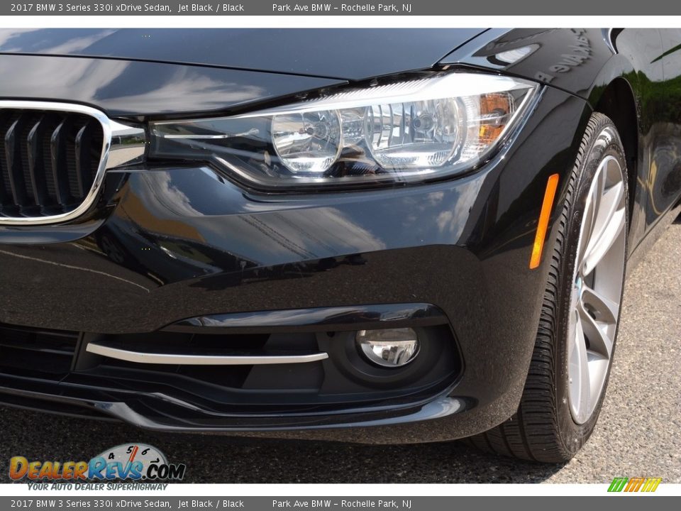 2017 BMW 3 Series 330i xDrive Sedan Jet Black / Black Photo #31