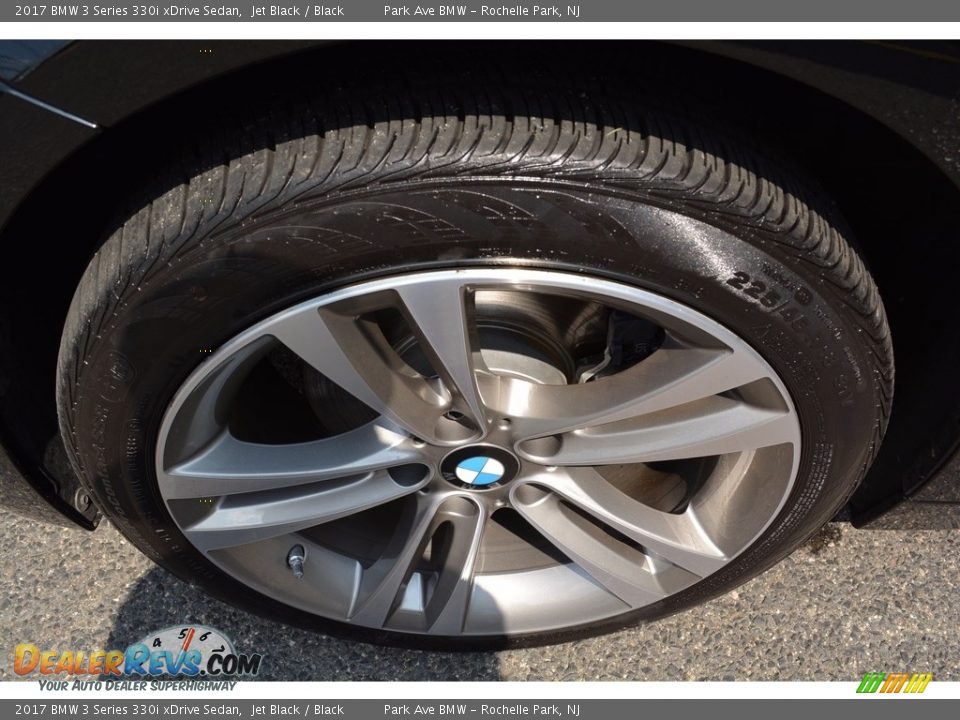2017 BMW 3 Series 330i xDrive Sedan Jet Black / Black Photo #33