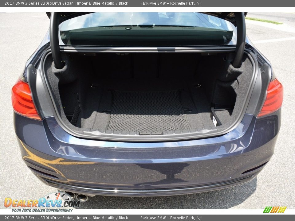 2017 BMW 3 Series 330i xDrive Sedan Imperial Blue Metallic / Black Photo #22