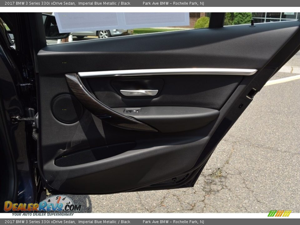 2017 BMW 3 Series 330i xDrive Sedan Imperial Blue Metallic / Black Photo #24