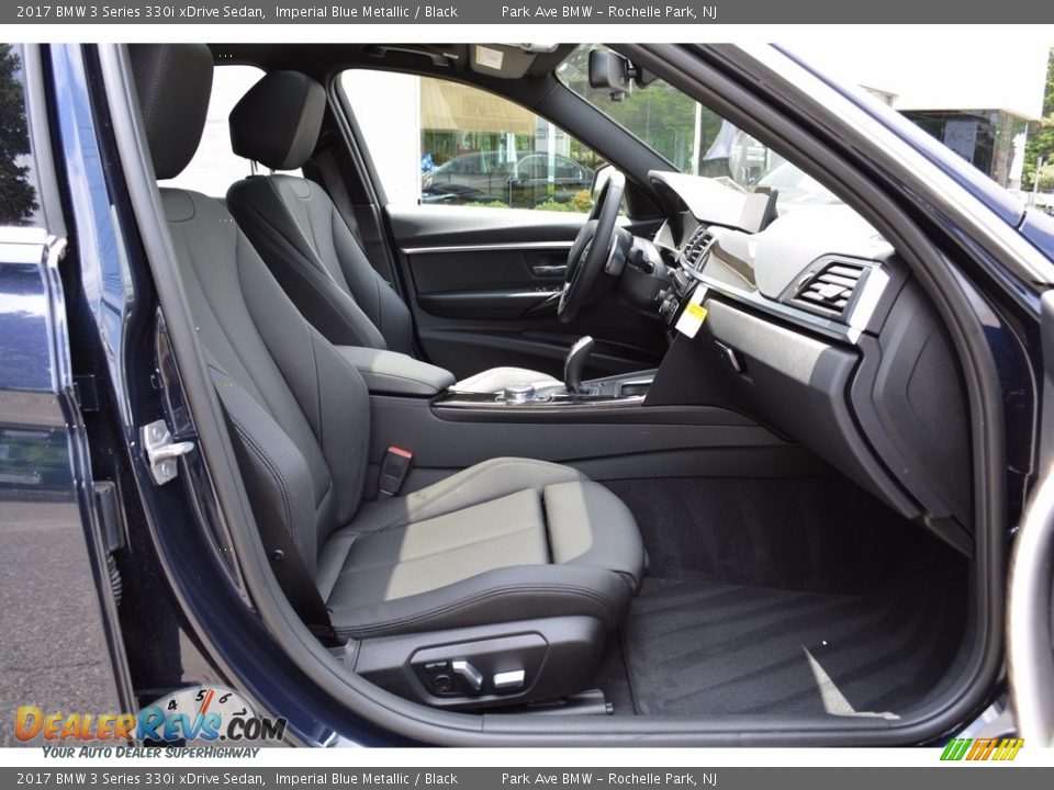 2017 BMW 3 Series 330i xDrive Sedan Imperial Blue Metallic / Black Photo #28