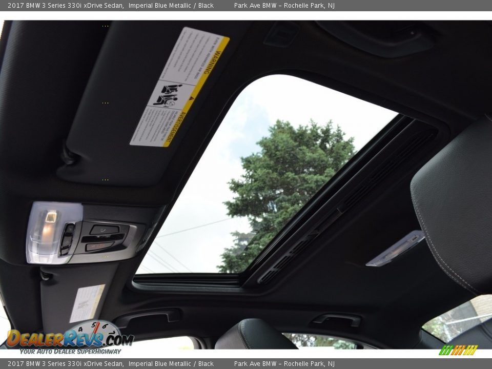 2017 BMW 3 Series 330i xDrive Sedan Imperial Blue Metallic / Black Photo #14
