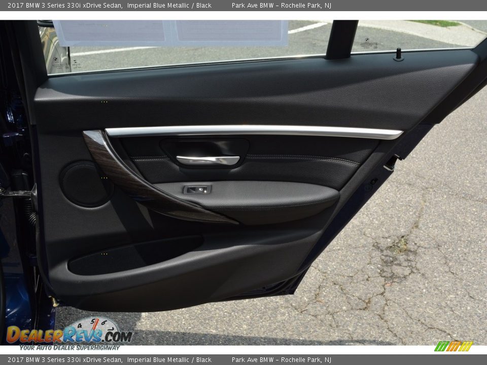 2017 BMW 3 Series 330i xDrive Sedan Imperial Blue Metallic / Black Photo #24