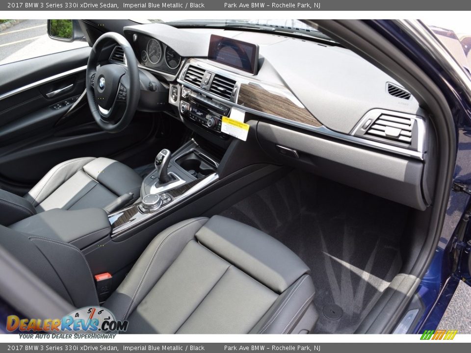 2017 BMW 3 Series 330i xDrive Sedan Imperial Blue Metallic / Black Photo #27