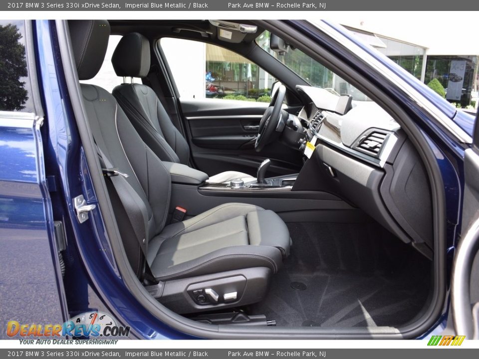 2017 BMW 3 Series 330i xDrive Sedan Imperial Blue Metallic / Black Photo #28
