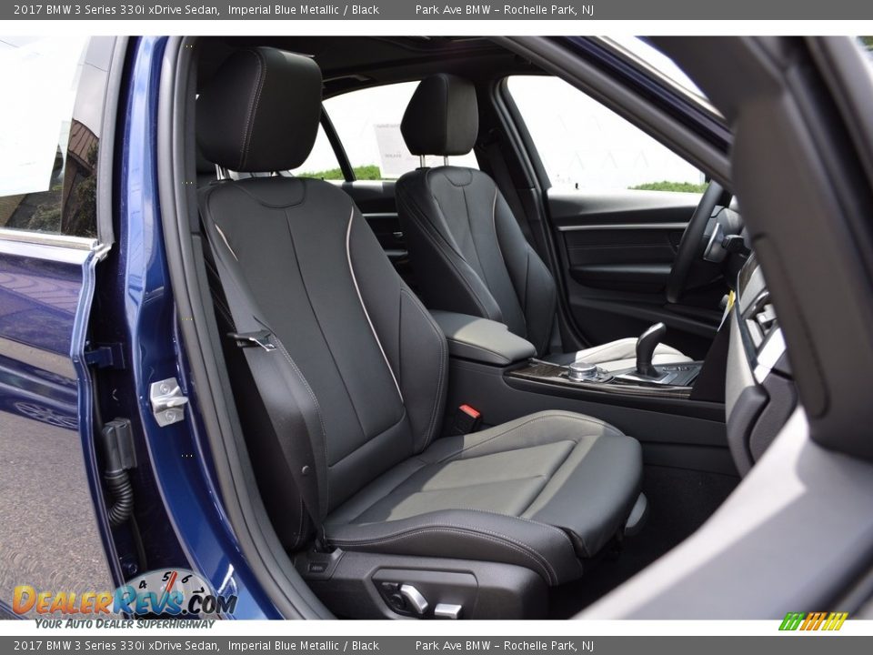 2017 BMW 3 Series 330i xDrive Sedan Imperial Blue Metallic / Black Photo #29