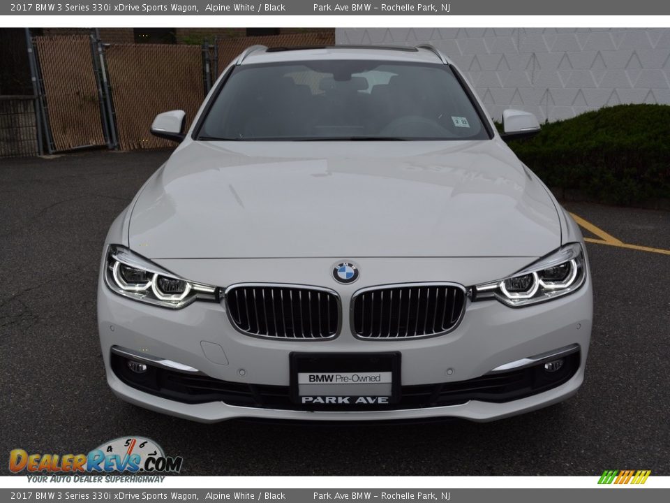 2017 BMW 3 Series 330i xDrive Sports Wagon Alpine White / Black Photo #7