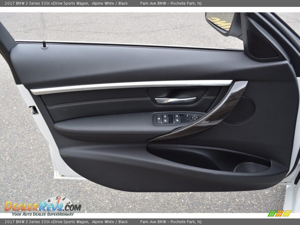 2017 BMW 3 Series 330i xDrive Sports Wagon Alpine White / Black Photo #8