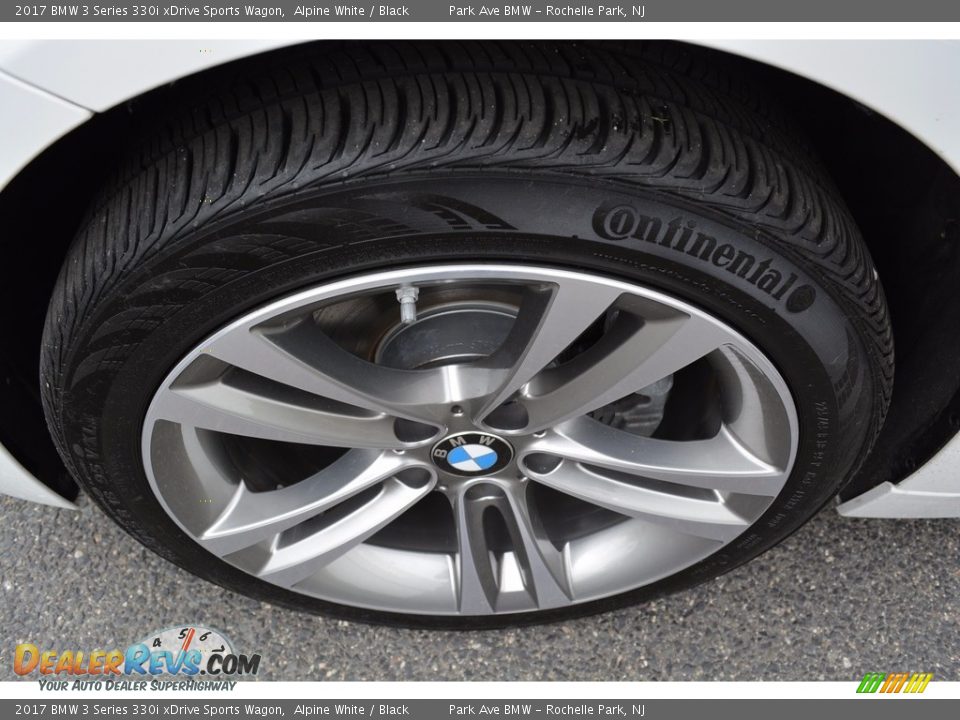 2017 BMW 3 Series 330i xDrive Sports Wagon Alpine White / Black Photo #33