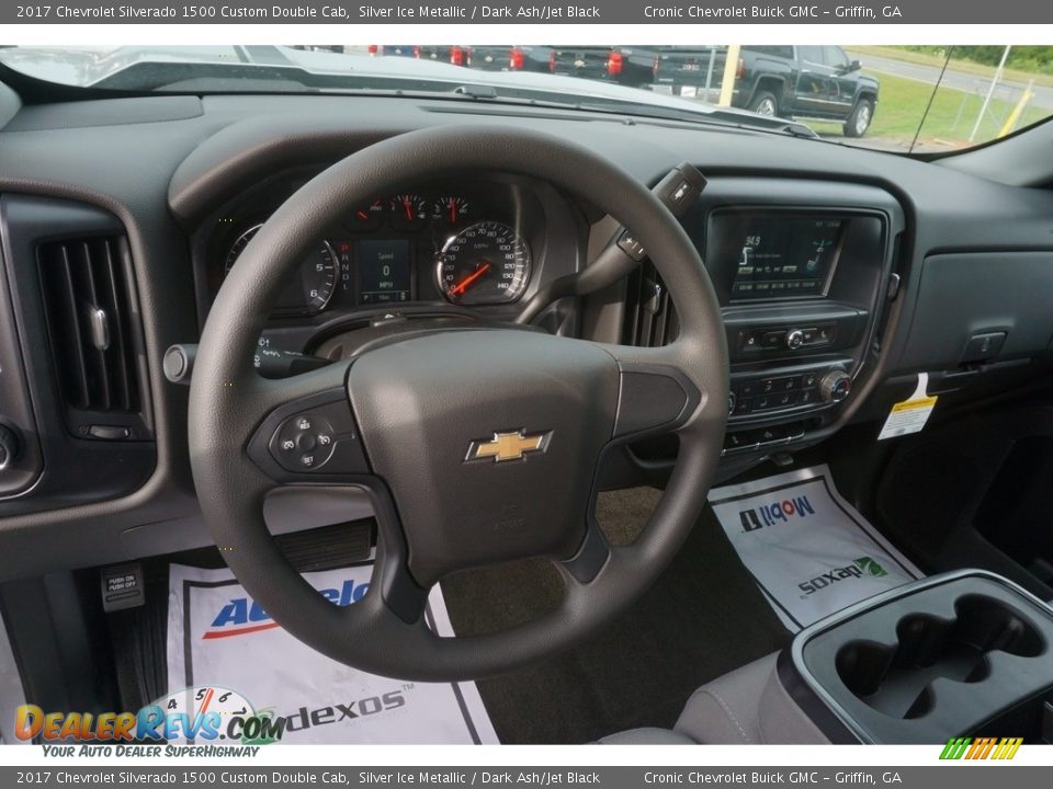2017 Chevrolet Silverado 1500 Custom Double Cab Silver Ice Metallic / Dark Ash/Jet Black Photo #10