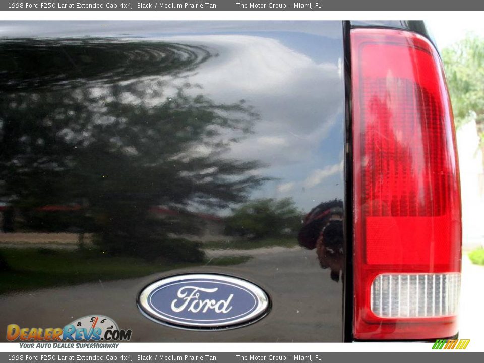 1998 Ford F250 Lariat Extended Cab 4x4 Black / Medium Prairie Tan Photo #24
