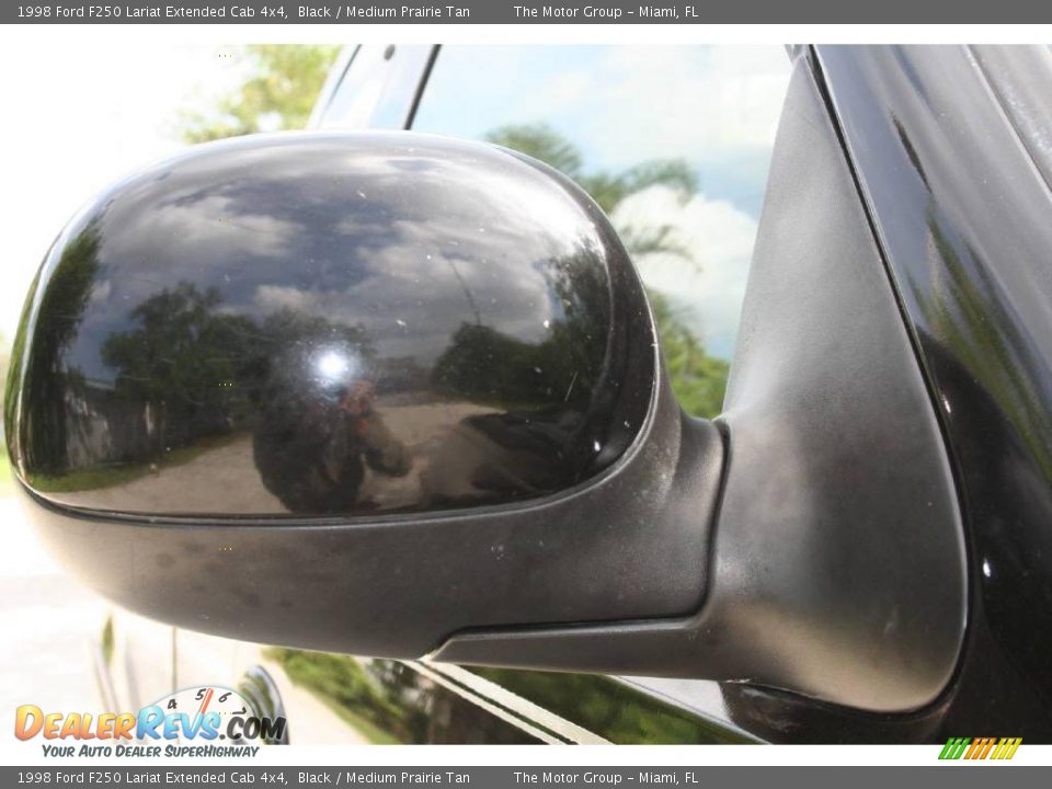 1998 Ford F250 Lariat Extended Cab 4x4 Black / Medium Prairie Tan Photo #25