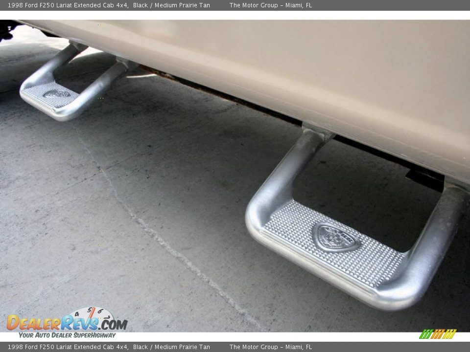 1998 Ford F250 Lariat Extended Cab 4x4 Black / Medium Prairie Tan Photo #32