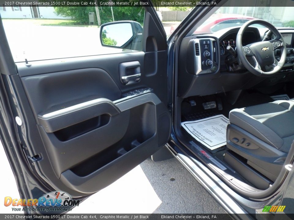 2017 Chevrolet Silverado 1500 LT Double Cab 4x4 Graphite Metallic / Jet Black Photo #13