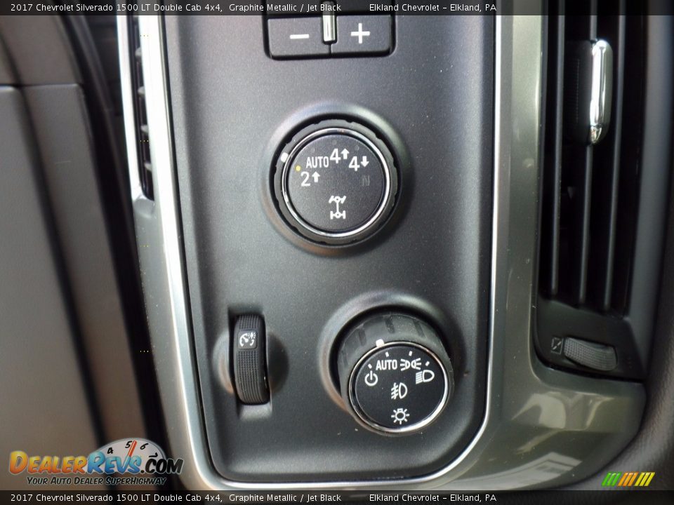 2017 Chevrolet Silverado 1500 LT Double Cab 4x4 Graphite Metallic / Jet Black Photo #26