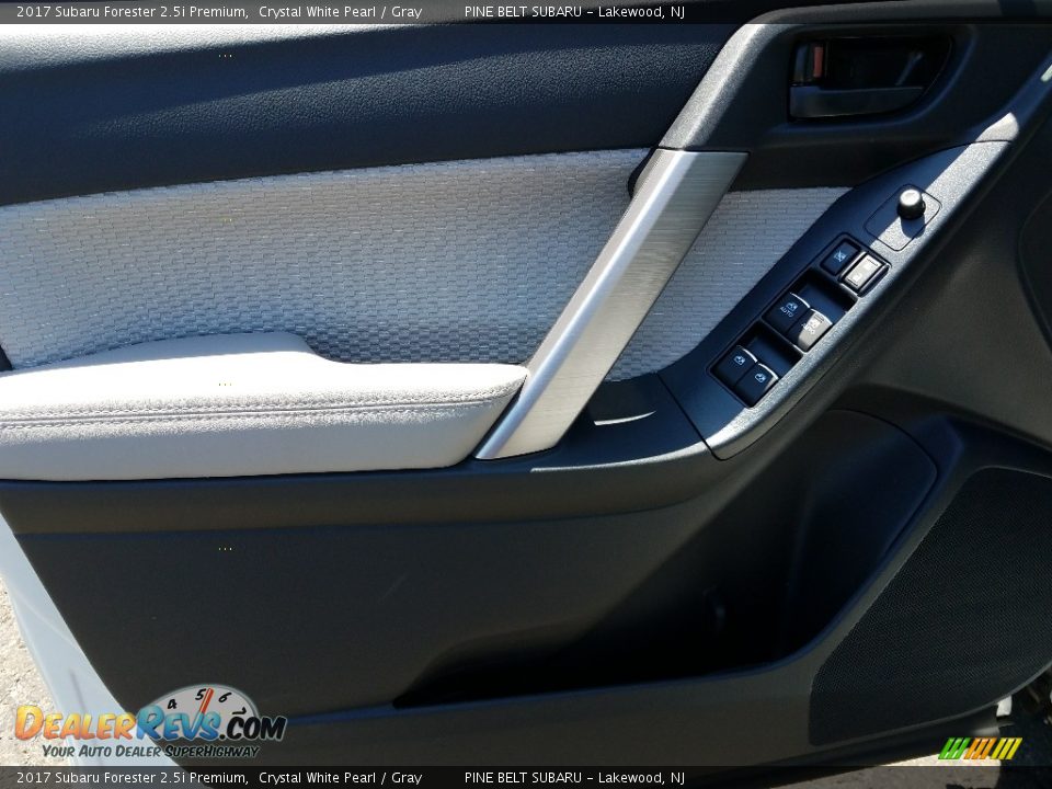 2017 Subaru Forester 2.5i Premium Crystal White Pearl / Gray Photo #8