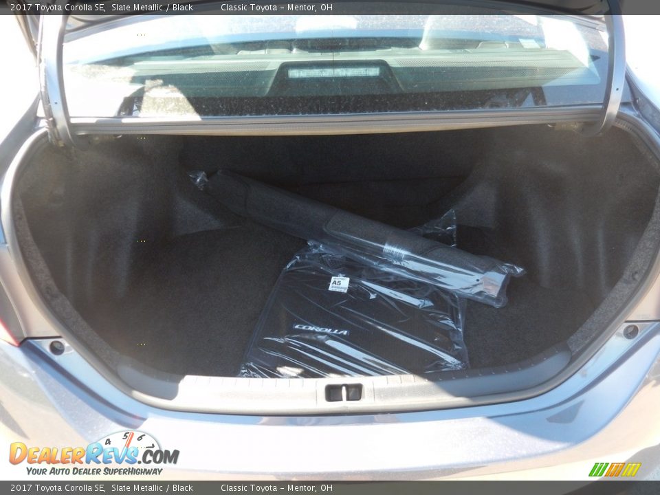 2017 Toyota Corolla SE Slate Metallic / Black Photo #6