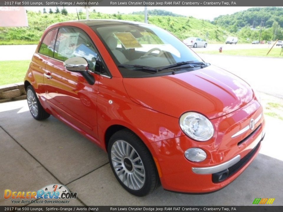 Front 3/4 View of 2017 Fiat 500 Lounge Photo #10