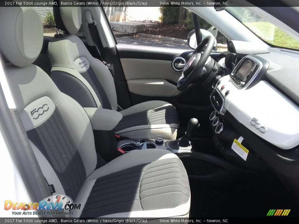 Front Seat of 2017 Fiat 500X Lounge AWD Photo #25